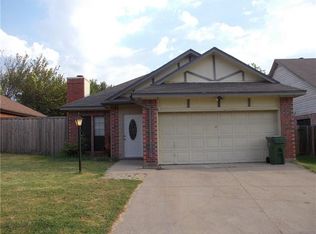 809 Melville Dr, Arlington, TX 76015
