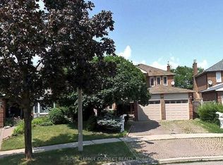 113 Kearney Dr #2, Ajax, ON L1T 2V4