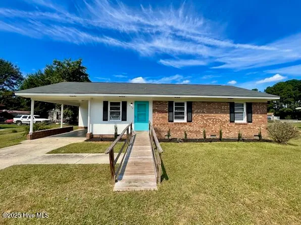 902 Joel Street, Elizabethtown, NC 28337