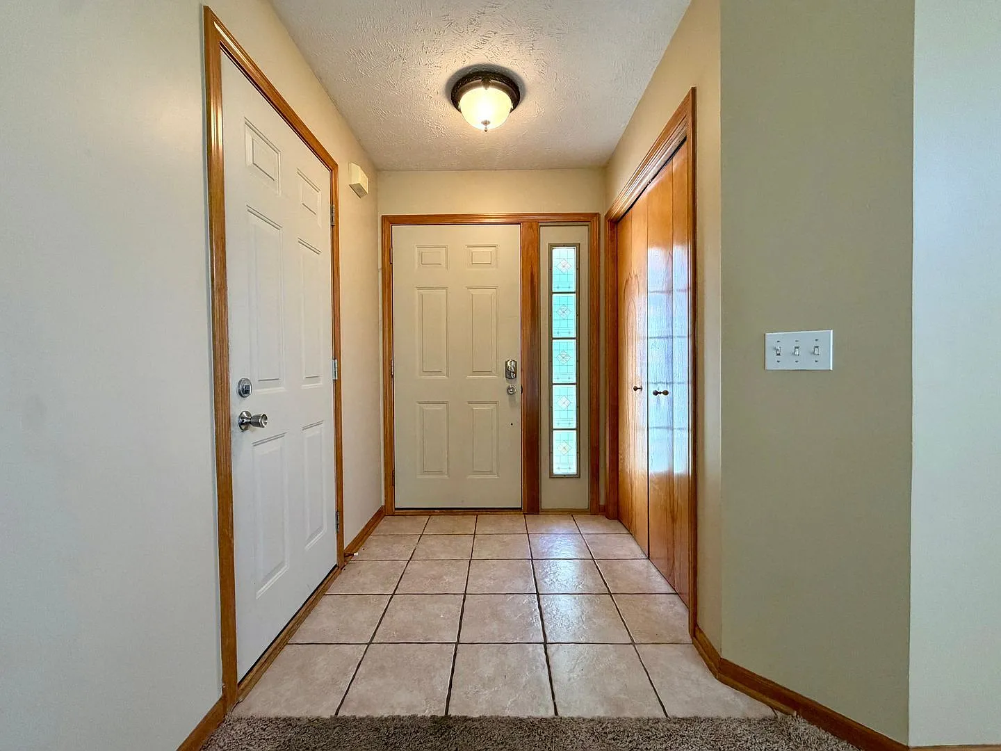 3 bed, 2.0 bath, 1665 sqft, $2,400 — Photo 4