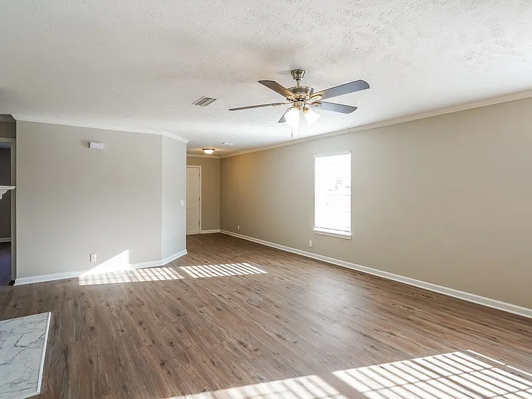 5125 Hickory Grove Dr — Photo 4