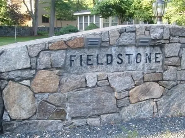 7 Fieldstone Dr #7, Upton, MA 01568