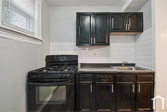 3020 Mathews St — Photo 4