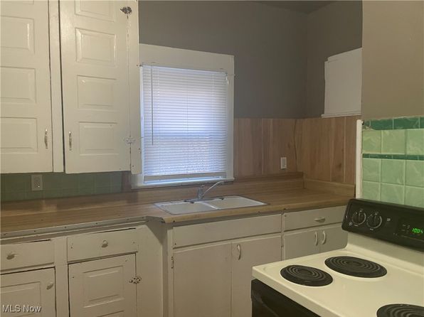 847 Sherman St, Akron, OH 44311