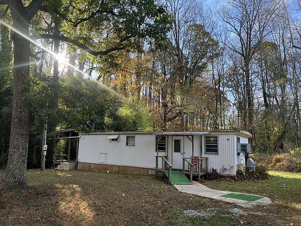 1st image of 42 Bamboo Cir
