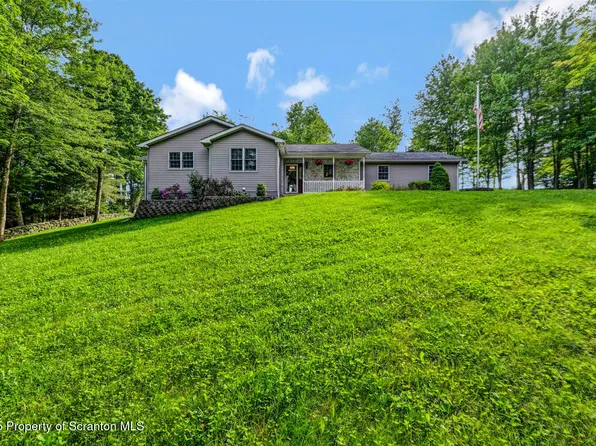 312 Bear Brook Acres Dr, Madison Township, PA 18444