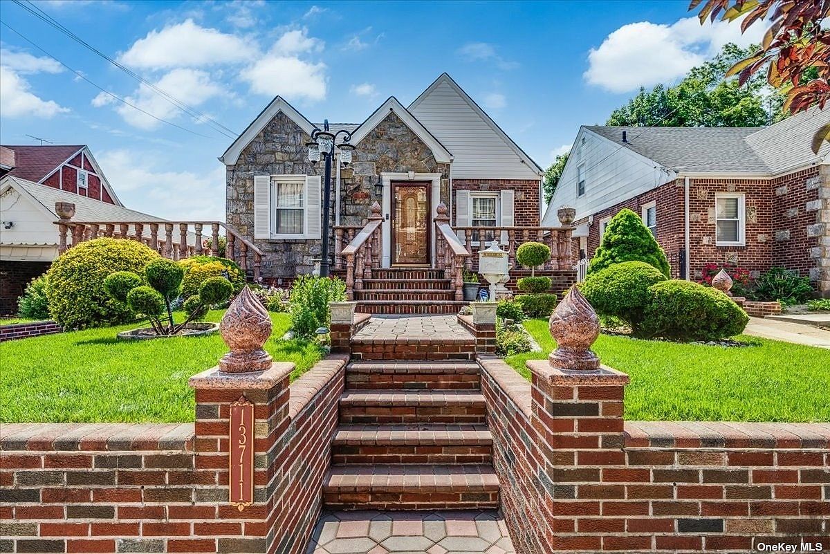 13711 230th Street, Laurelton, NY 11413 Zillow