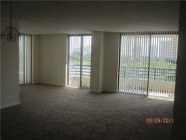 1st image of 3300 NE 191st St APT 507