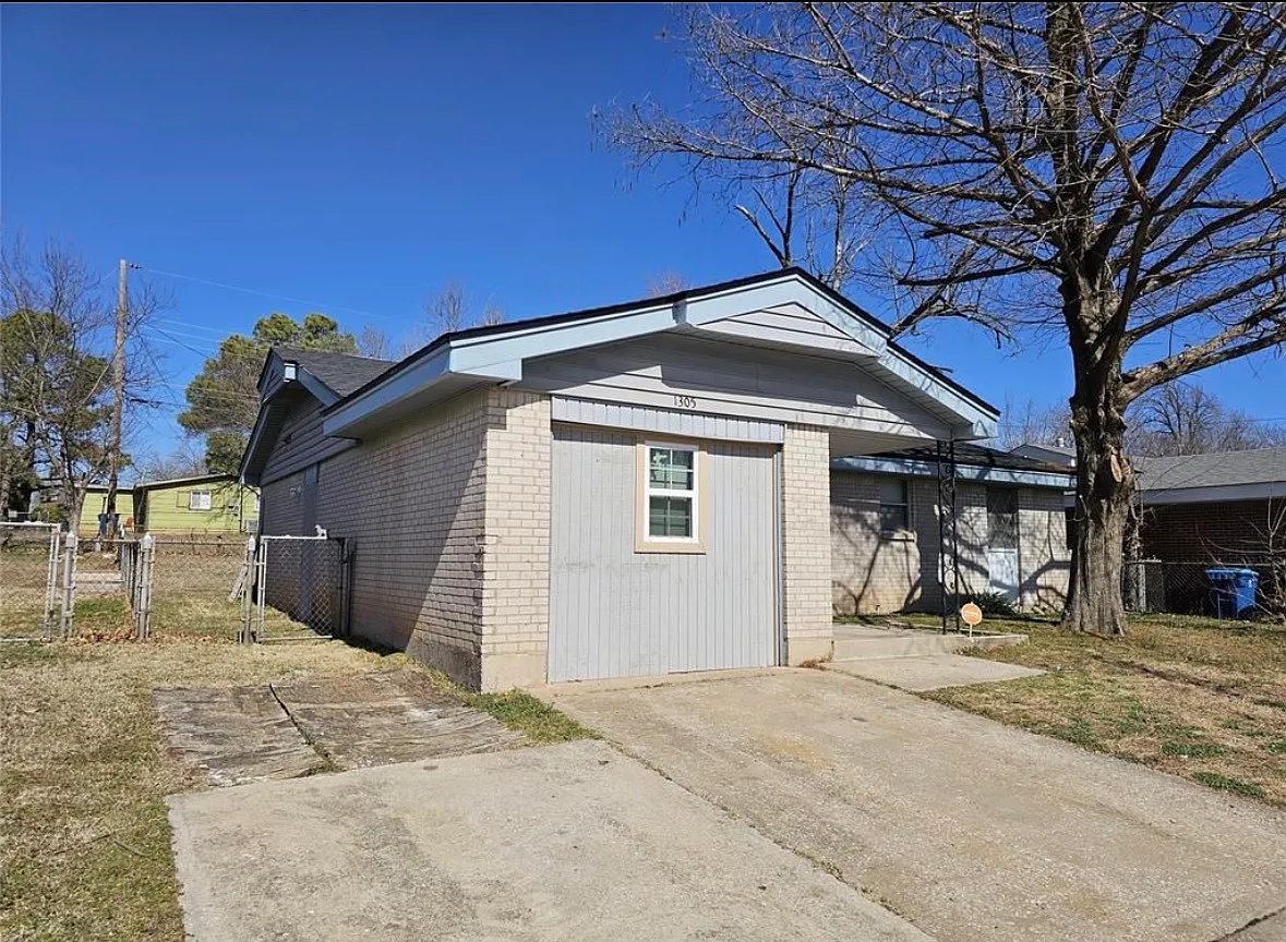 3 bed, 1246 sqft, $1,350 — Photo 2