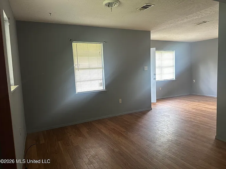 3655 Horton St — Photo 17