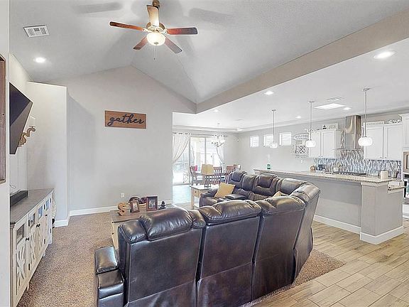 4th image of 2023 E Parkwood Ave