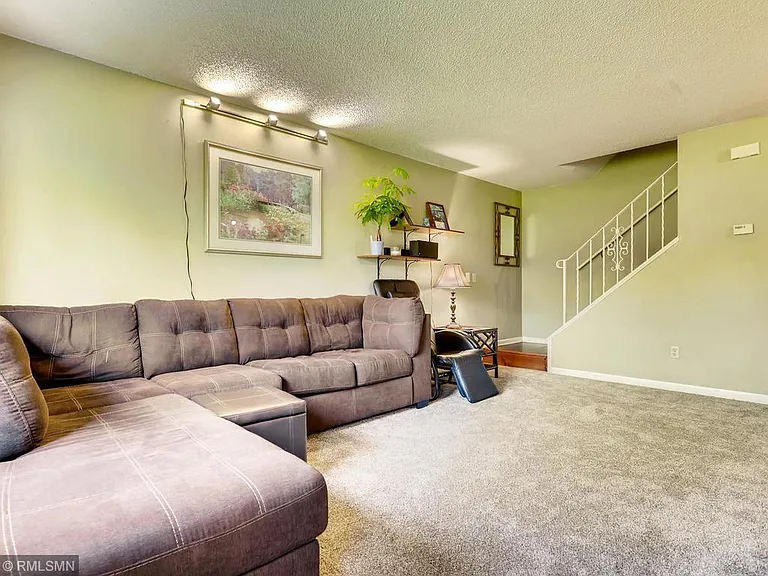 13359 Zenith Ln — Photo 3