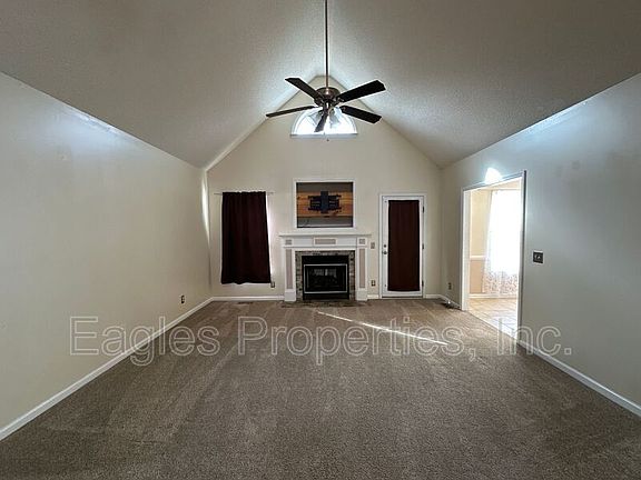 3rd image of 105 Phillip Ct