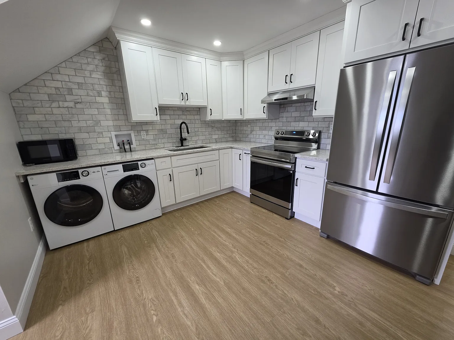2 bed, $3,600 — Photo 1