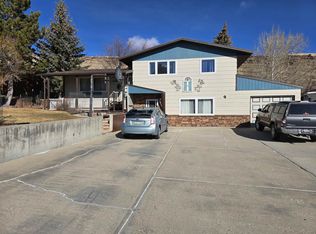 403 W Larsen St, Rawlins, WY 82301