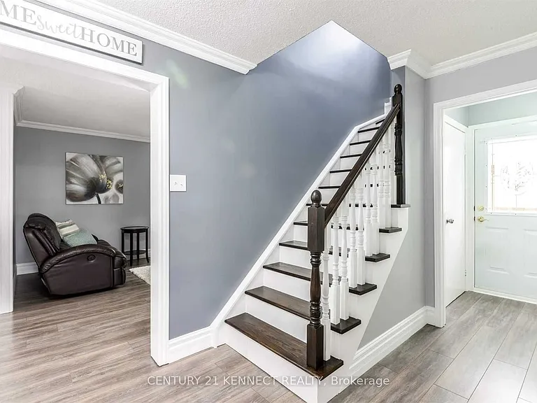 4 Somerset Dr — Photo 6