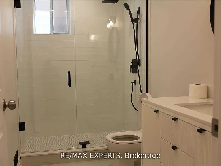 599 Glencairn Ave #BASEMENT — Photo 11