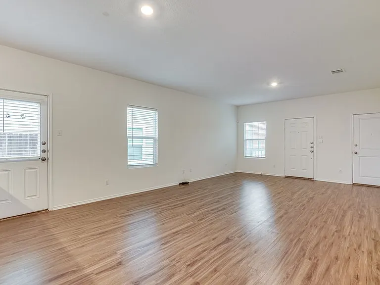 355 Geode Gln — Photo 6