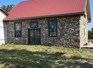 933 Twin County Rd, Honey Brook, PA 19344