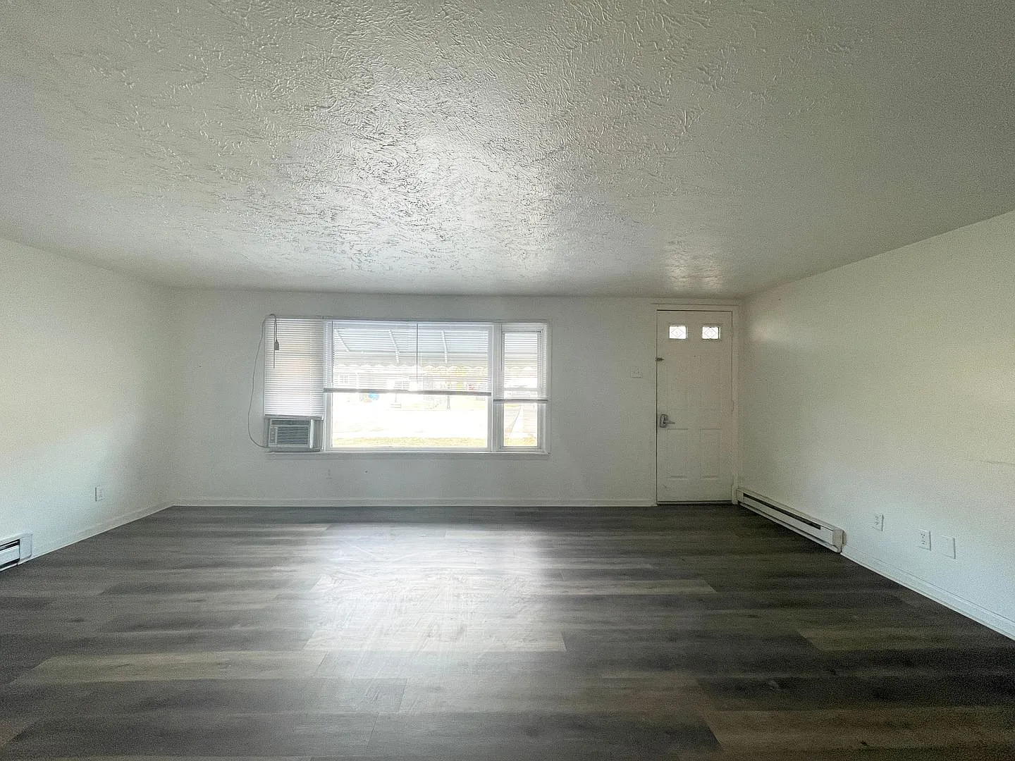 For Rent: 2509 E. 16th St. 3 Bedroom 2 Bathroom Home Pet Friendly Home in Muncie! — Photo 2