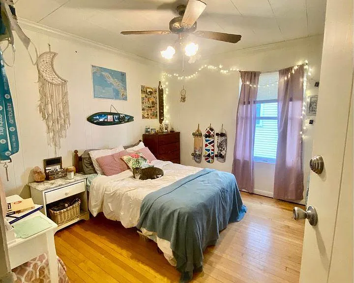 2824 N Maryland Ave — Photo 9