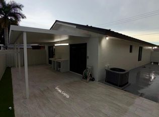 8945 NW 114th St, Hialeah Gardens, FL 33018