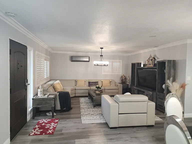 965 Granger St — Photo 3