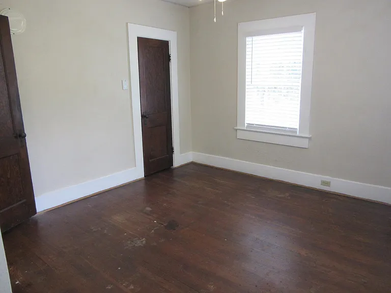 207 E Ann St — Photo 19
