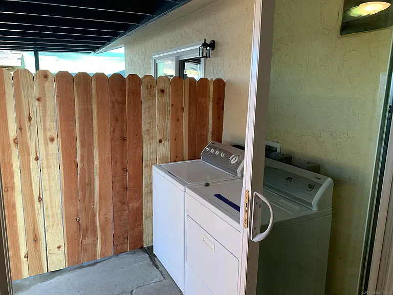 10343 Lunar Ln — Photo 15