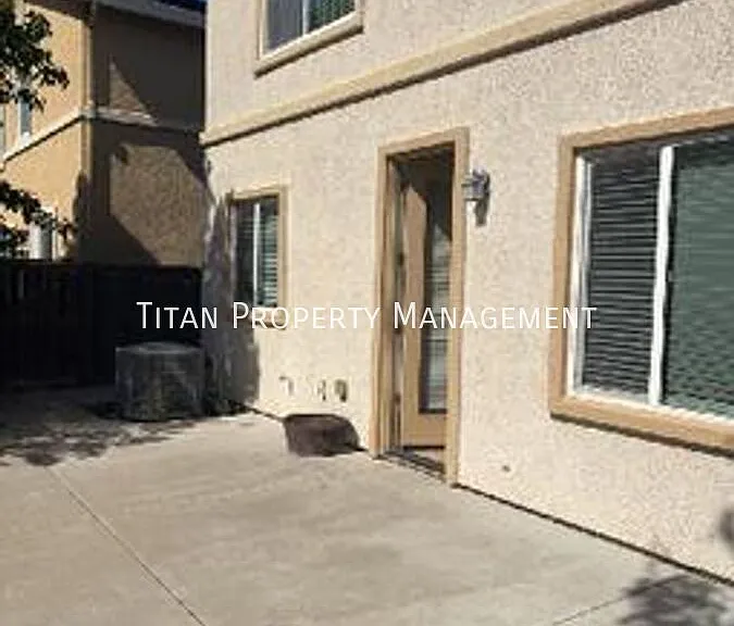1904 Ellesmere Loop — Photo 19