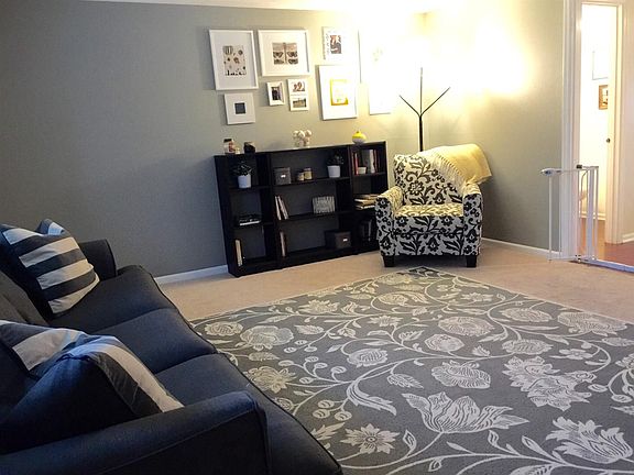 3rd image of 1017 Stratford Ct