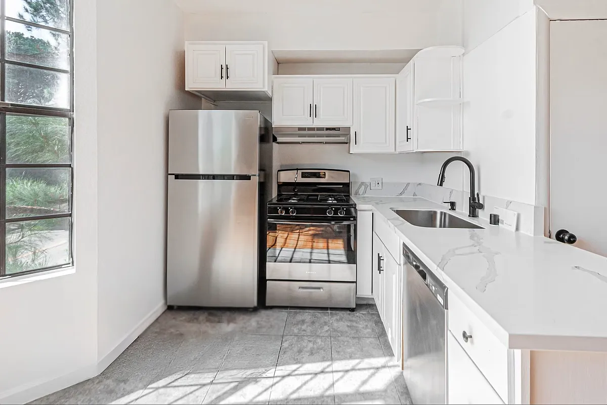 Building Photo - 10314 Tujunga Canyon Blvd #1