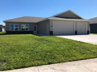 3011 43rd Ave S, Grand Forks, ND 58201