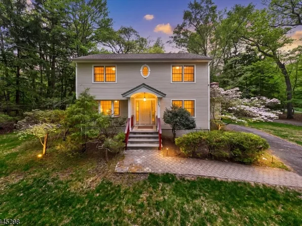 157 Grove St, Ramsey Boro, NJ 07446
