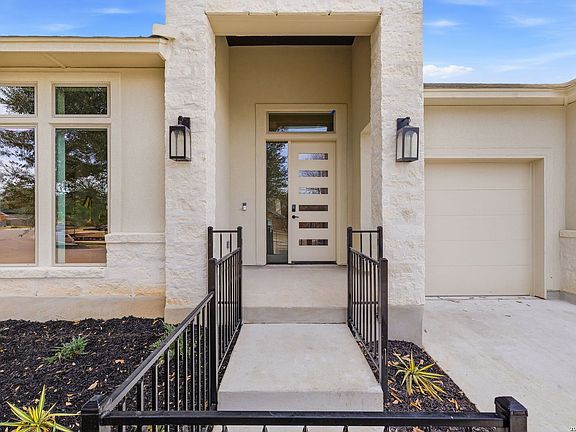 3rd image of 1751 Oakmont Cir