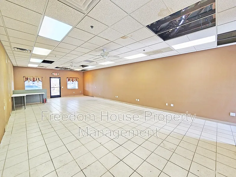 Studio, 1.0 bath, 1000 sqft, $1,250 — Photo 4