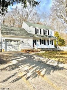 94 Countryside Dr, Hackettstown, NJ, 07840