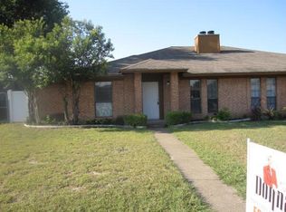 410 Amber Ln, Desoto, TX