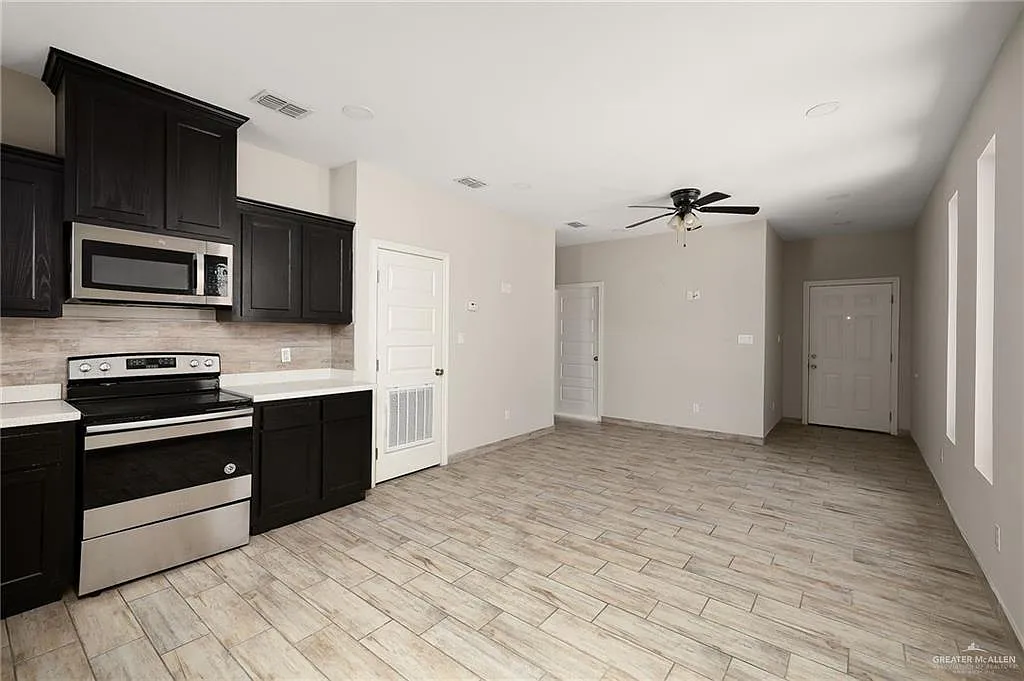 2 bed, 2.0 bath, 1000 sqft, $900 — Photo 4