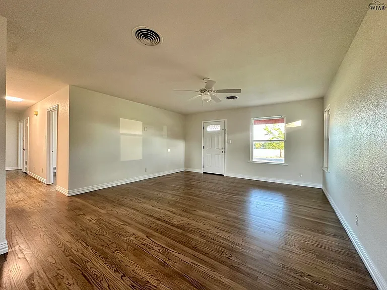 4300 Phillips Dr — Photo 5