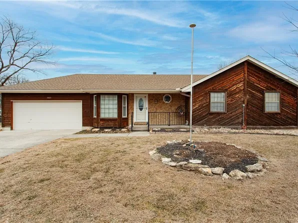 3403 NW Shannon Ct, Blue Springs, MO 64015