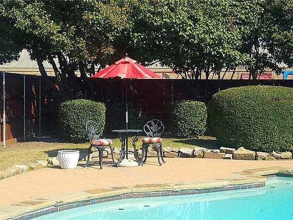 5th image of 3212 Bandolino Ln