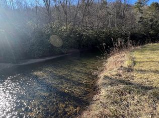 35-39A Peacock Dr #A, Hillsville, VA 24343