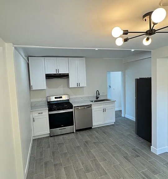 241 N Park View St #243 — Photo 6