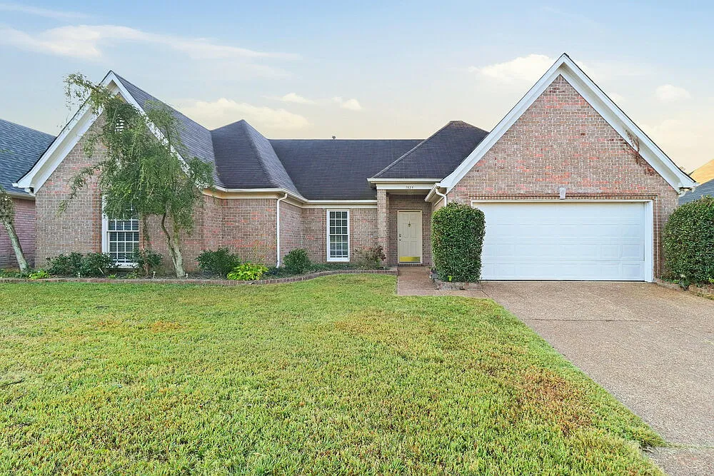 4 bed, 2.0 bath, 2175 sqft, $2,170 — Photo 1