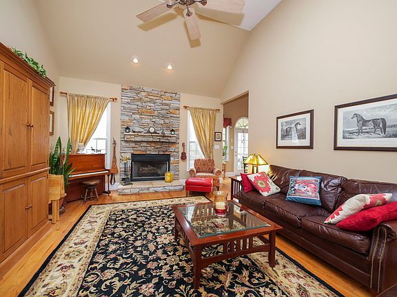 Vaulted great room