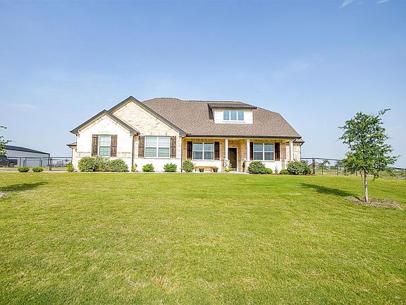 3rd image of 340 Sanger Dr