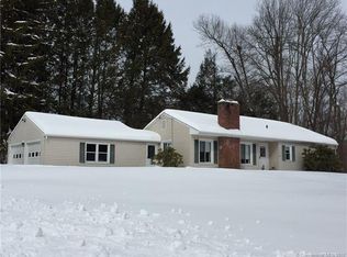 34 Johnnycake Ln, New Hartford, CT 06057