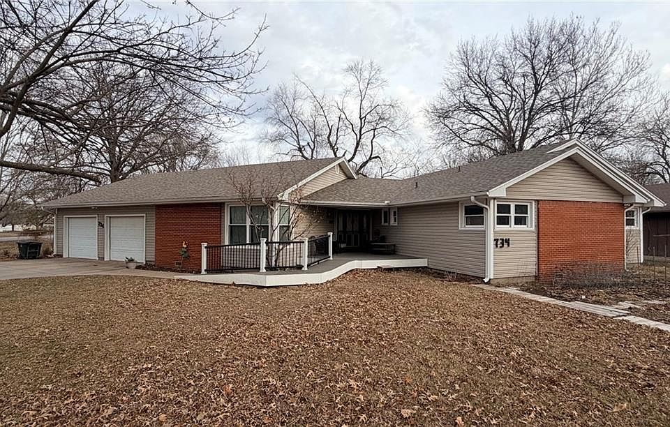 1st image of 734 N Leonard St