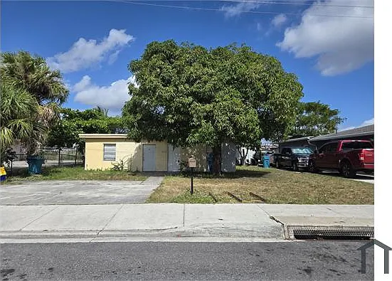 533 W Martin Luther King Jr Blvd — Photo 1